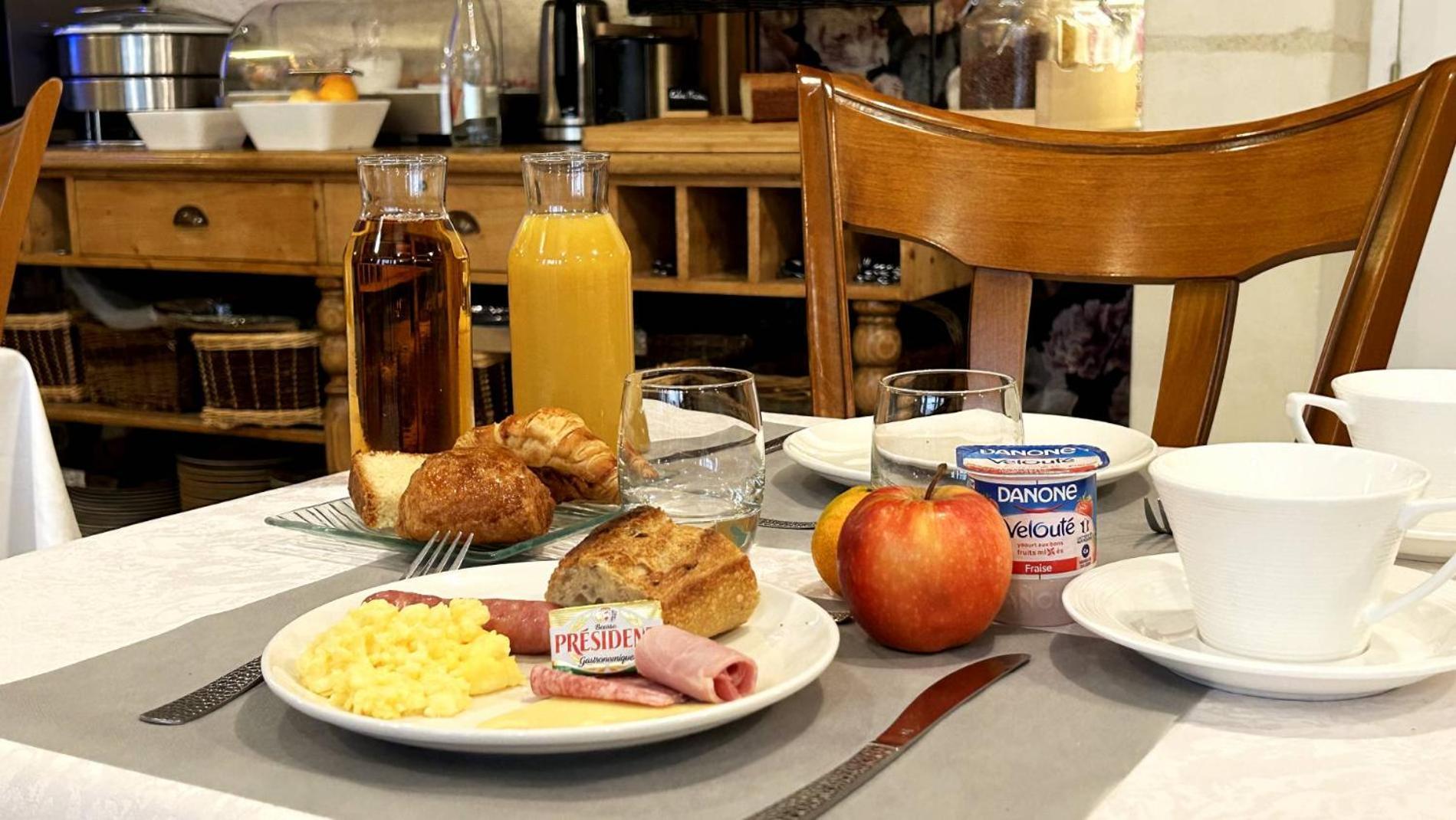 Logis Auberge Le Colombien - Hotel Et Restaurant Villandry Εξωτερικό φωτογραφία