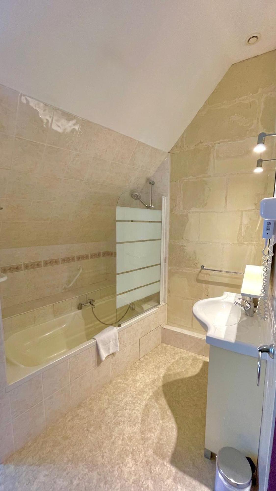 Logis Auberge Le Colombien - Hotel Et Restaurant Villandry Εξωτερικό φωτογραφία