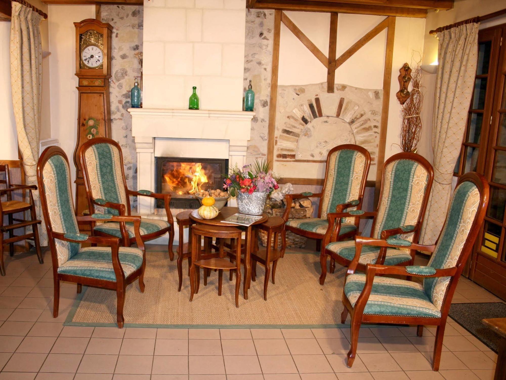 Logis Auberge Le Colombien - Hotel Et Restaurant Villandry Εξωτερικό φωτογραφία